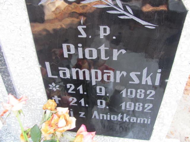 Piotr Lamparski 1982 Laskowice - Grobonet - Wyszukiwarka osób pochowanych